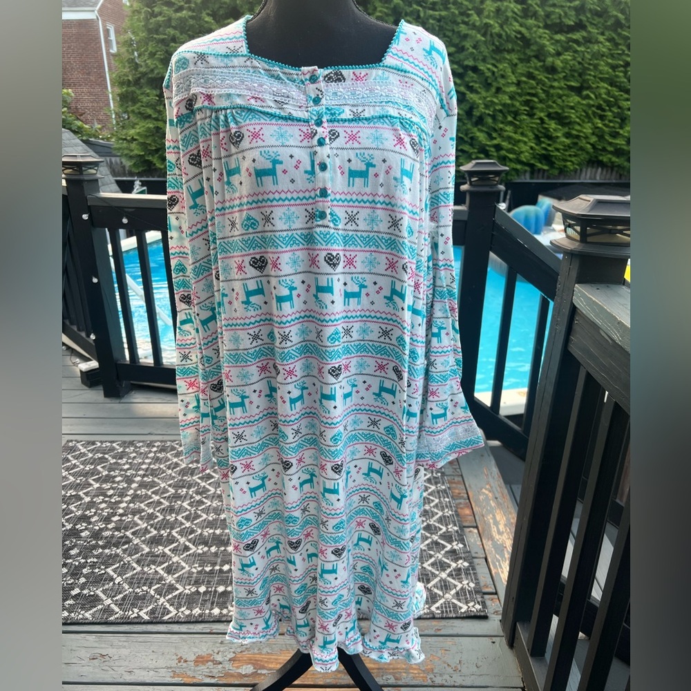 Colorful Patterned Long Sleeve Holiday Nightgown EUC
